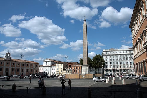 La Plaza de San Giovanni y su obelisco egipcio